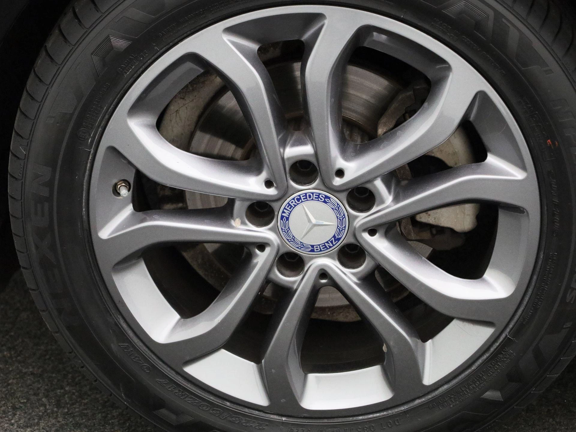 Mercedes-Benz-C-Klasse-image-11