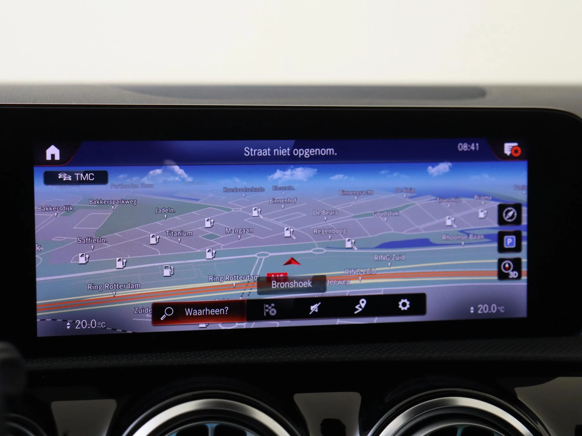 Mercedes-Benz-CLA-image-16