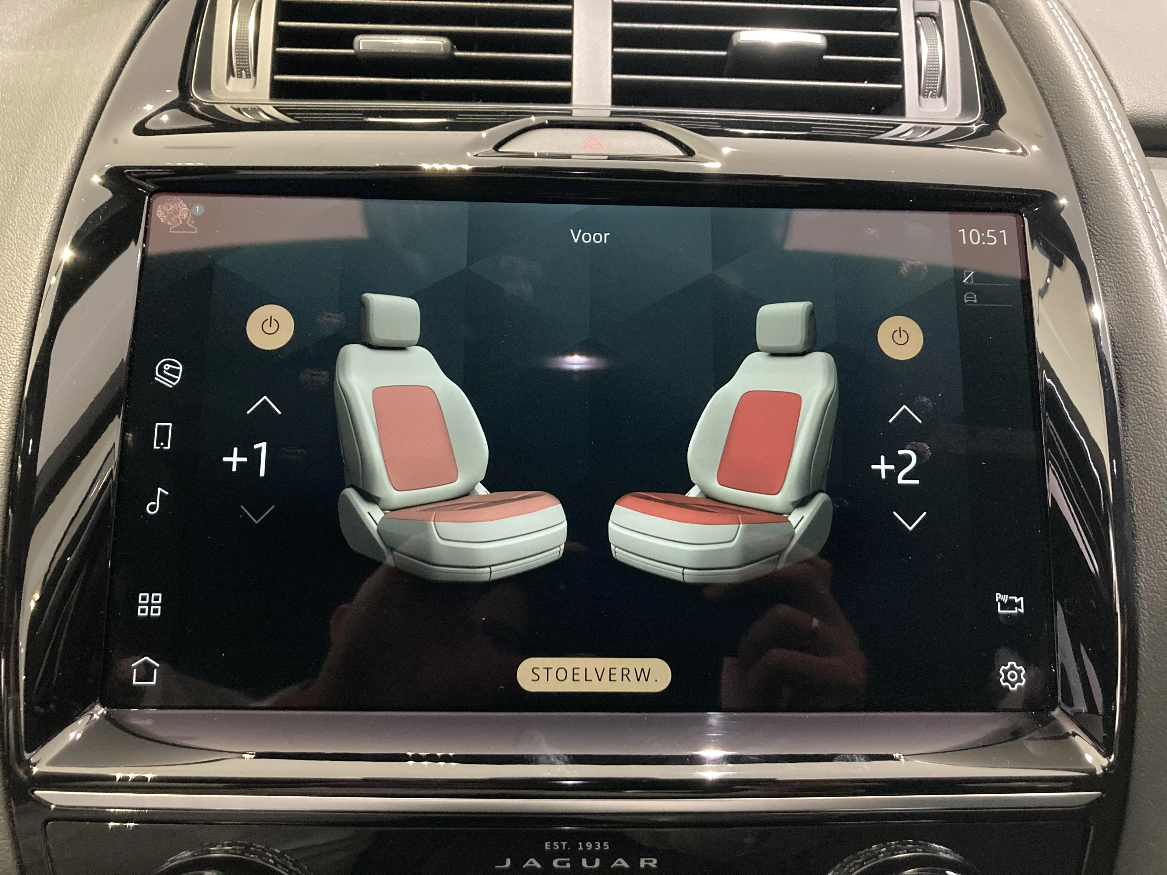 Jaguar-E-PACE-image-11