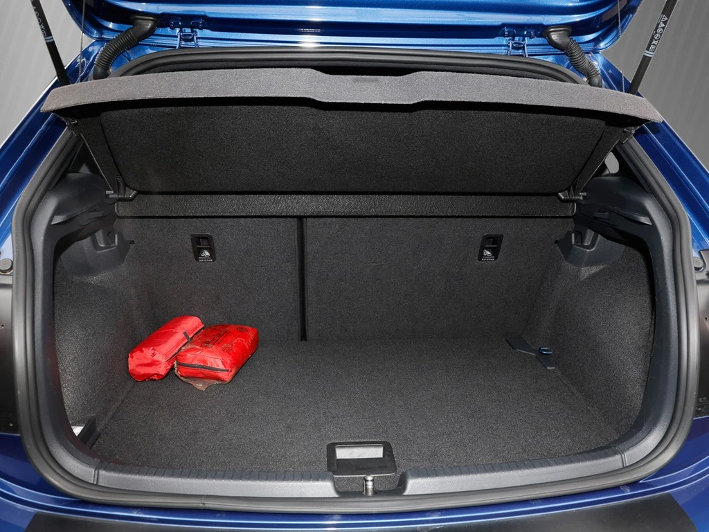Volkswagen-Polo-image-5