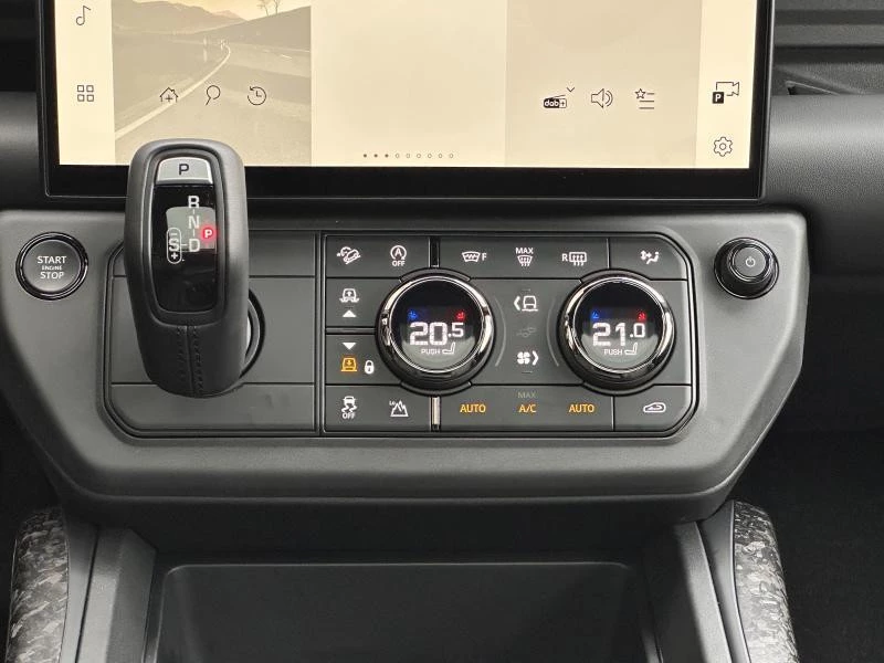 Land Rover Defender 110 P635 OCTA Black Edition AWD Auto. 26MY