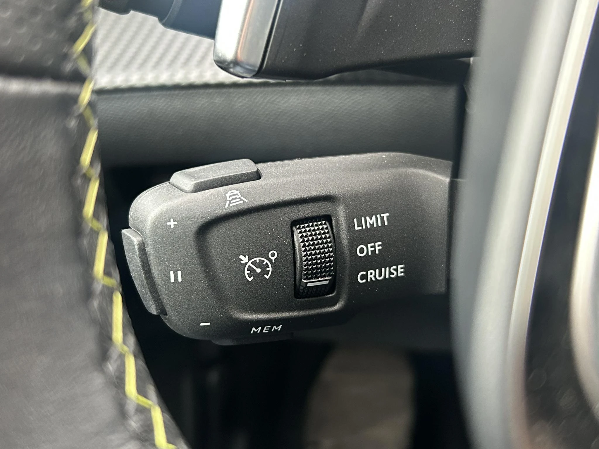 Peugeot-208-image-18