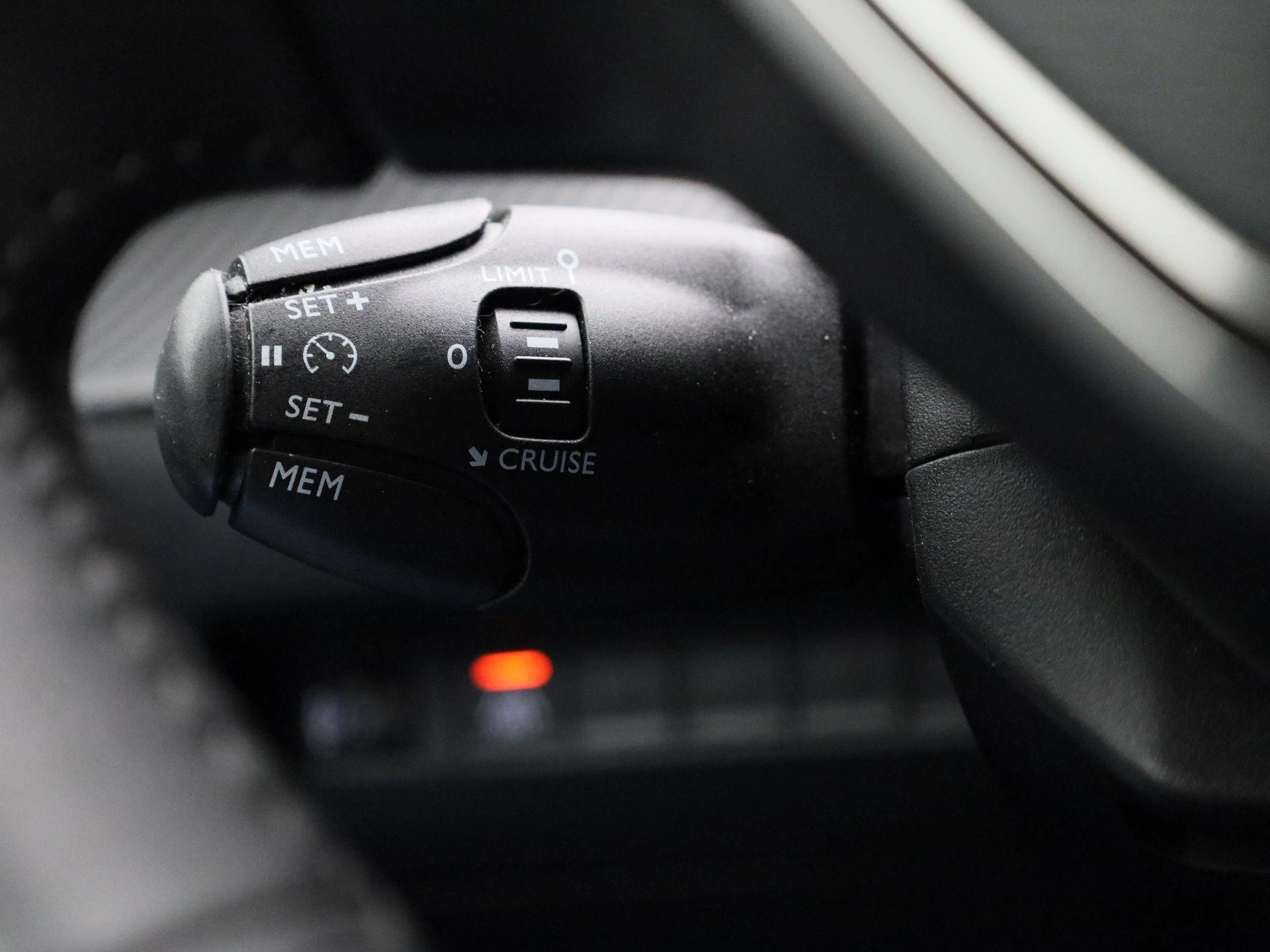 Peugeot-208-image-21