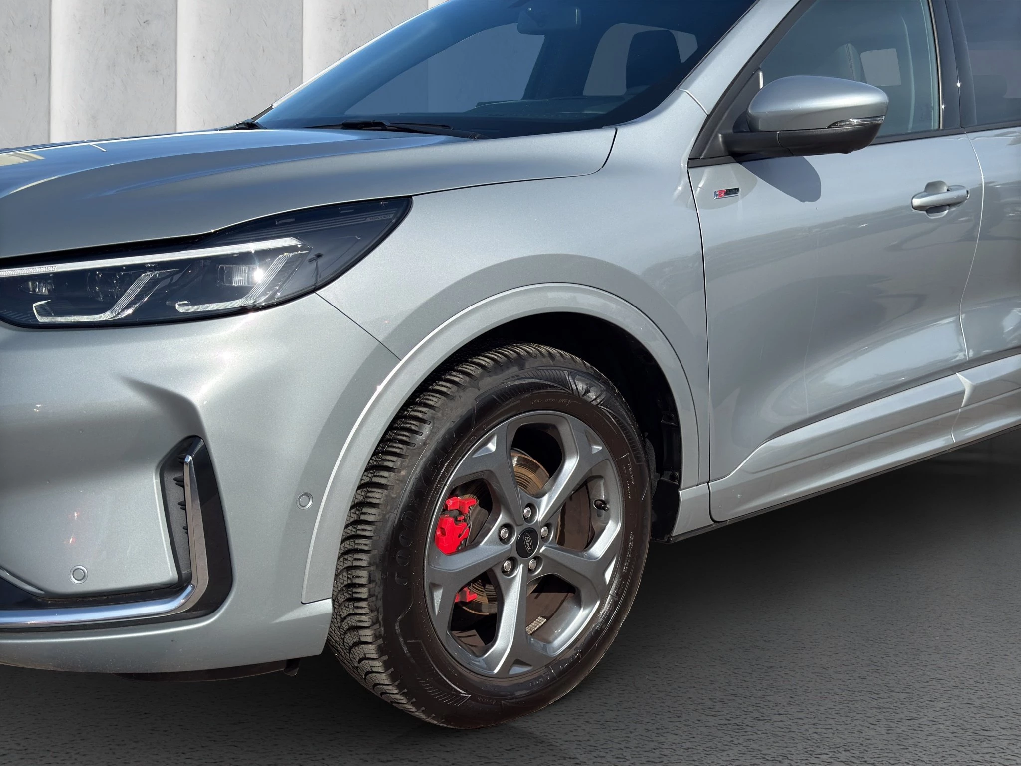 Ford Kuga ST-Line X Aut.*PANO*AHK*360GRAD*LED-MATRIX*NAVI*GRA*WINTER-PKT.