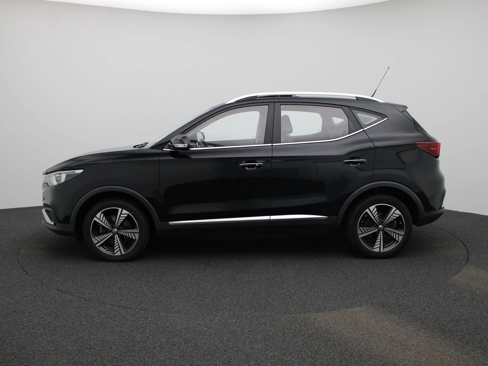 MG-ZS EV-image-3