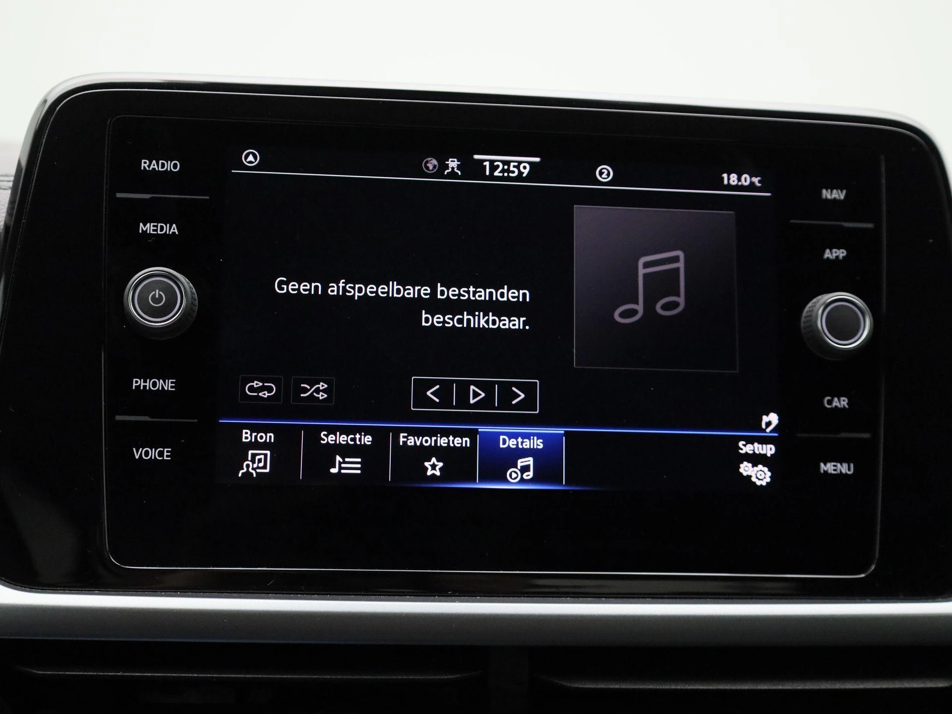 Volkswagen-T-Roc-image-18