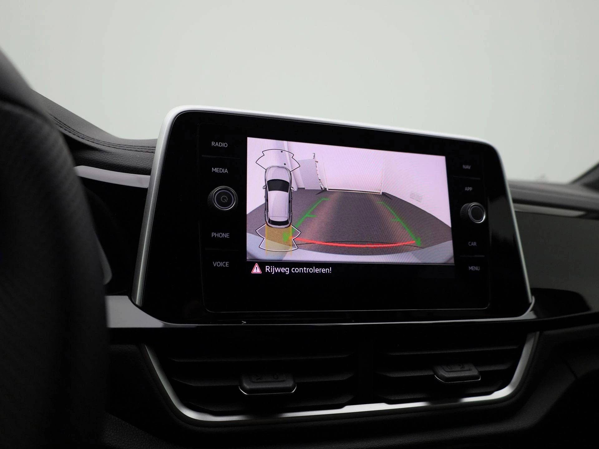 Volkswagen-T-Roc-image-15