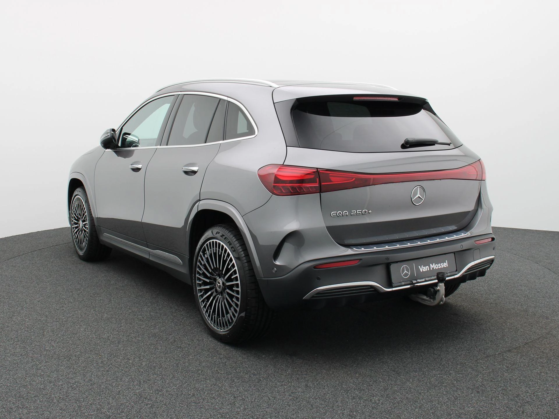 Mercedes-Benz EQA 250+ STAR EDITION + AMG + PANO DAK + BURMESTER + TREKHAAK + HEAD UP