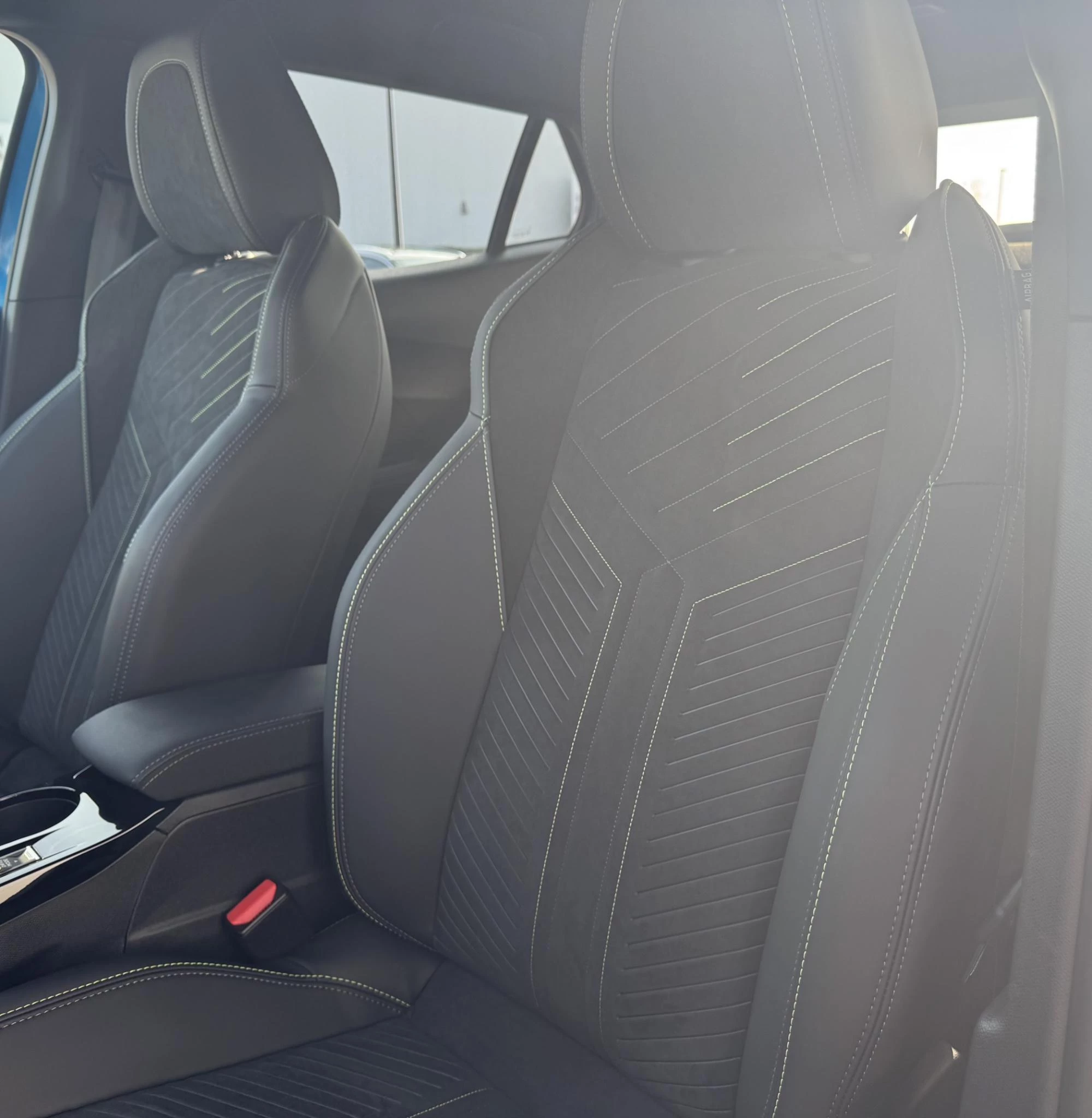 Peugeot-e-2008-image-14