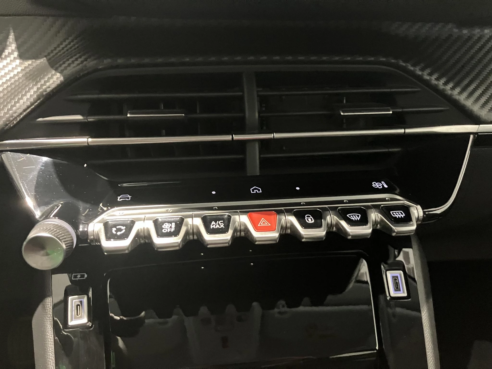 Peugeot-208-image-23