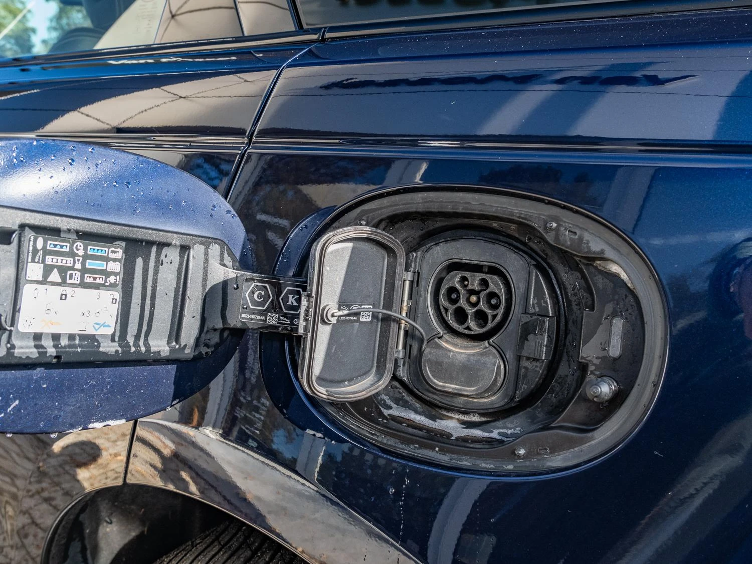 Land Rover-Range Rover Velar-image-19
