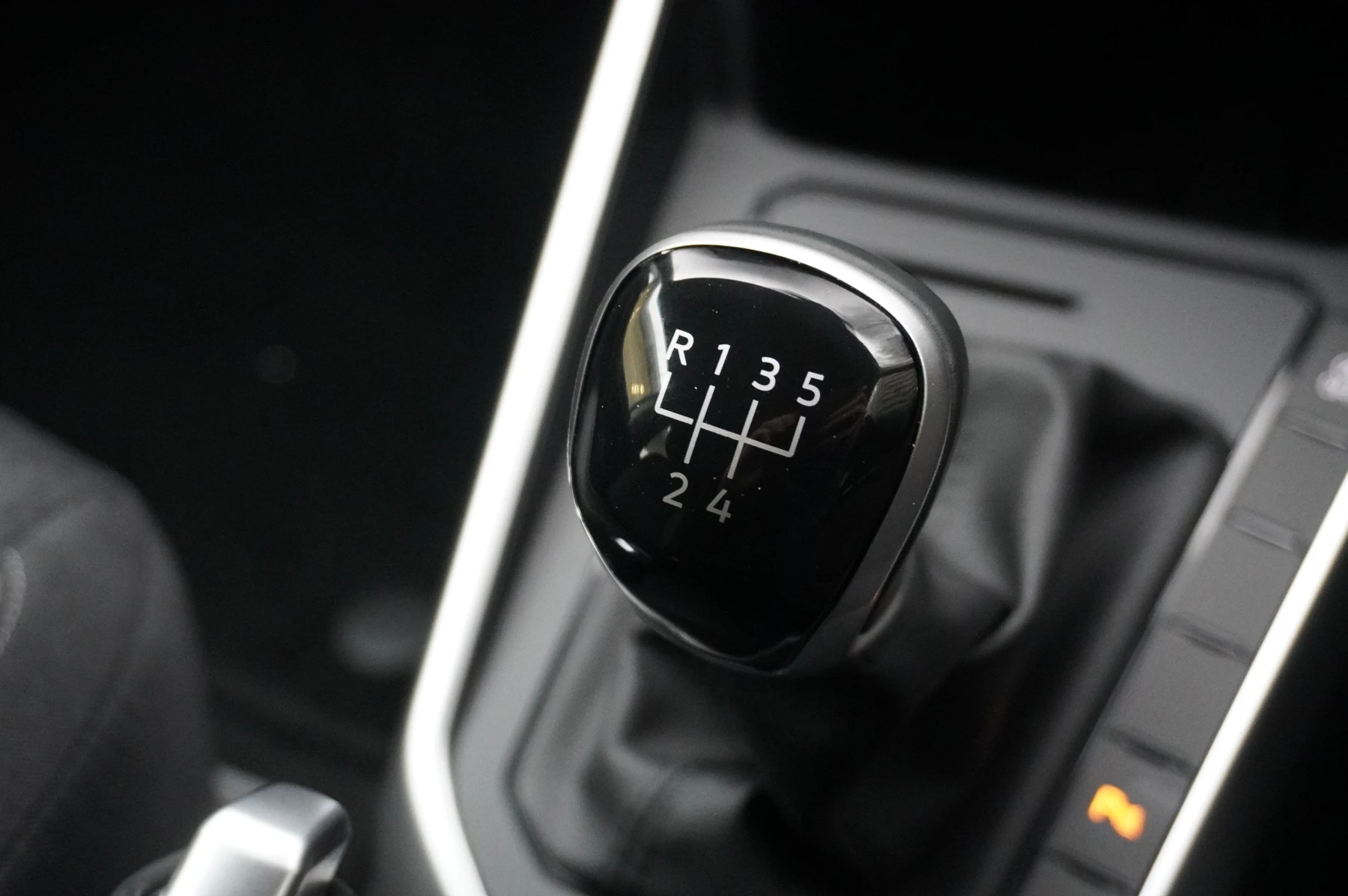 Volkswagen-Polo-image-31