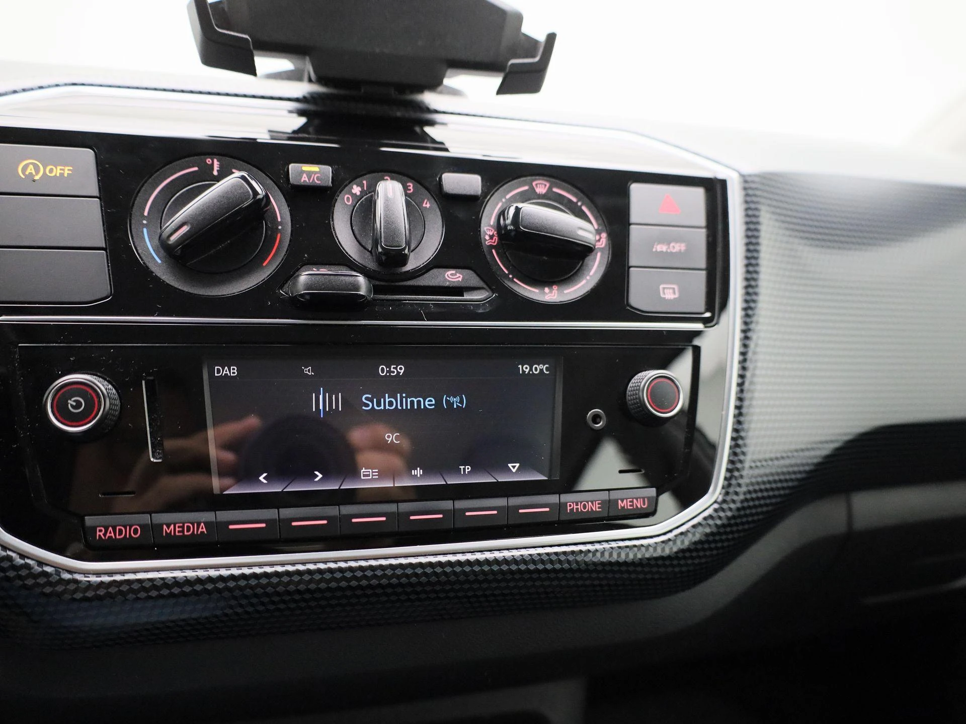 Volkswagen-up!-image-13