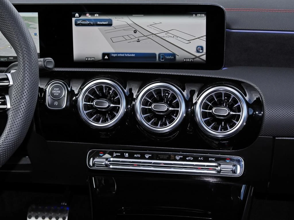 Mercedes-Benz-CLA 200-image-10