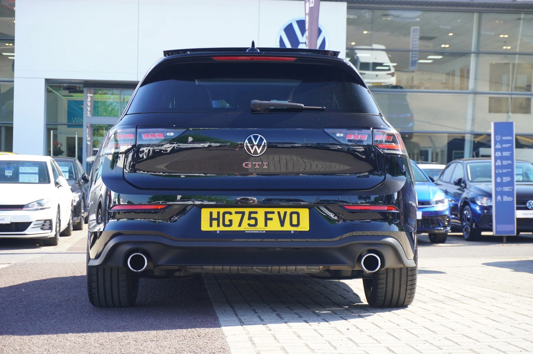 Volkswagen-Golf-image-18