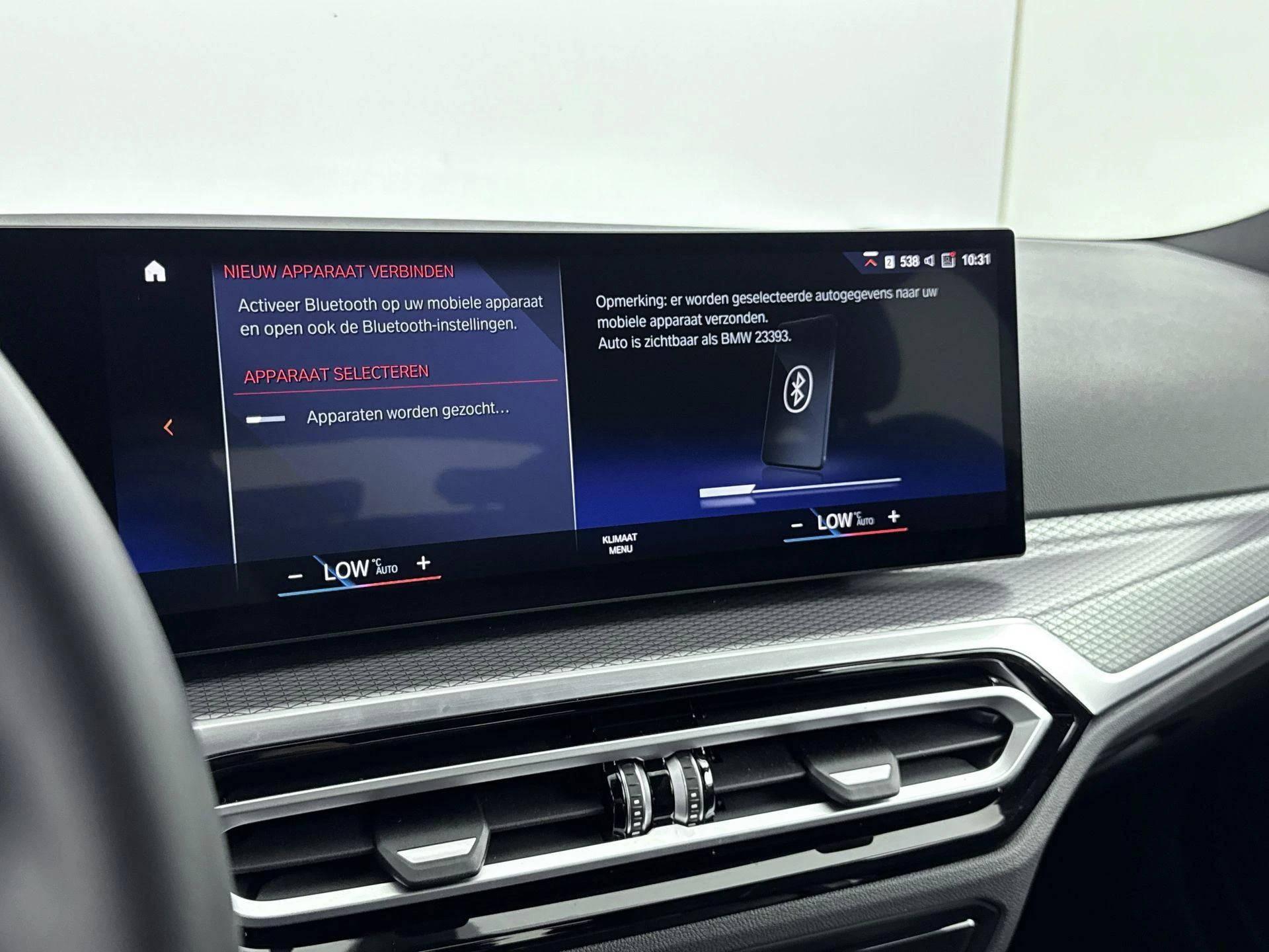 BMW-i4-image-10