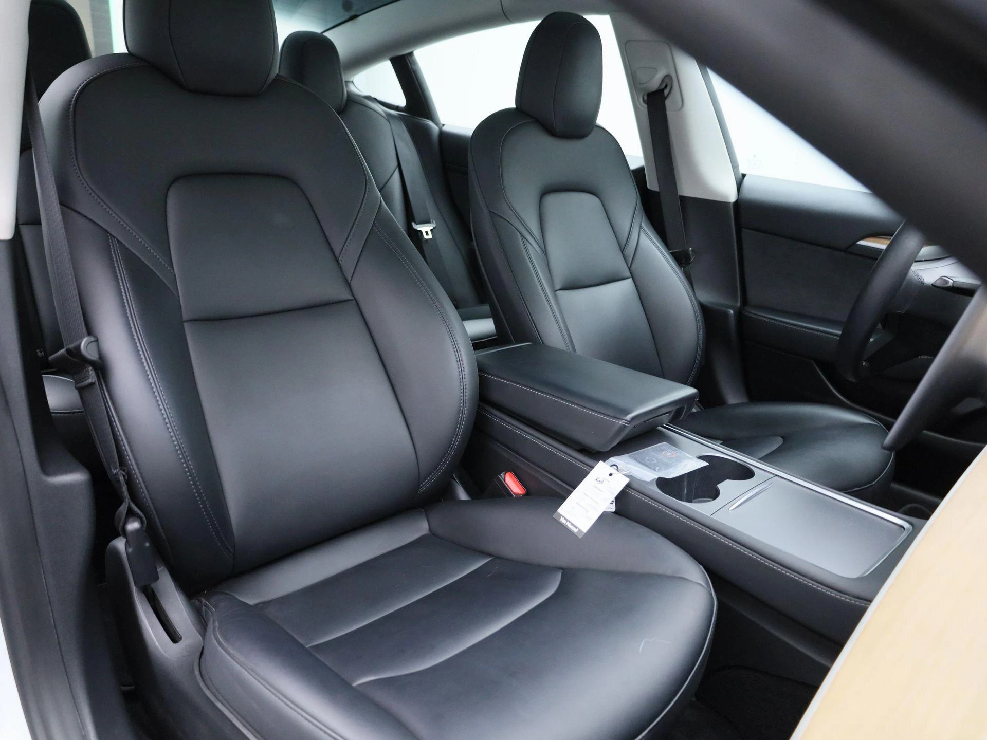 Tesla-Model 3-image-36