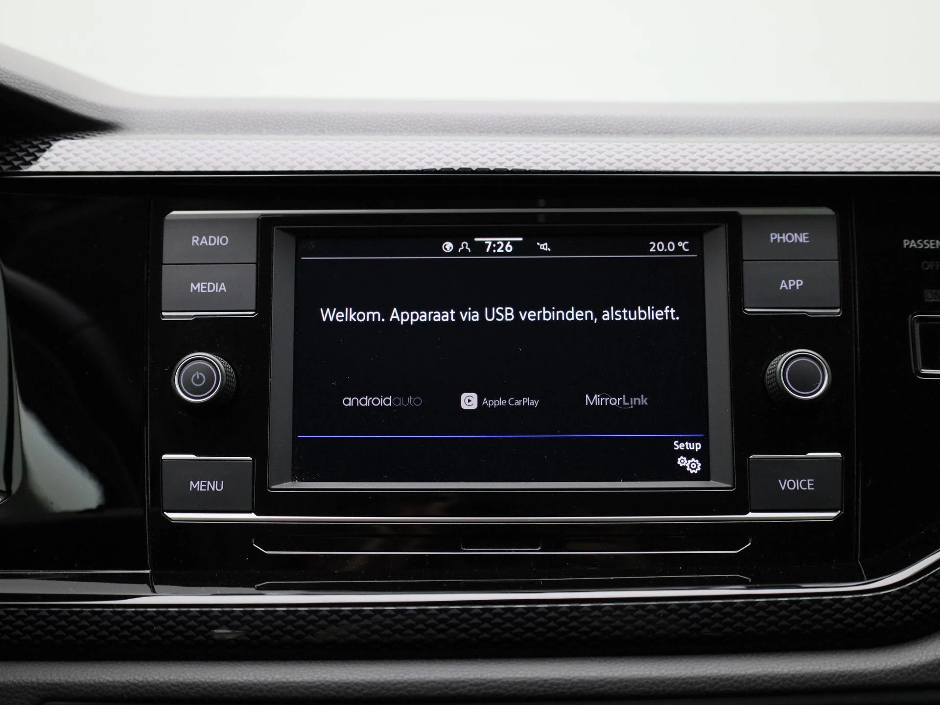 Volkswagen-Polo-image-20