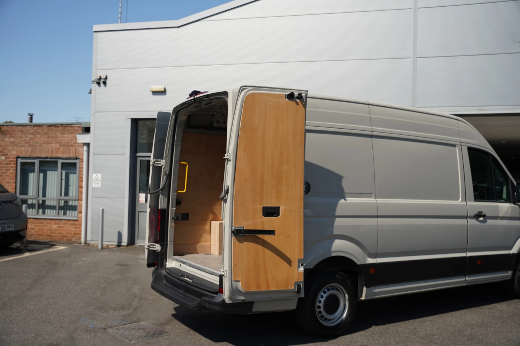 Volkswagen-Crafter-image-25