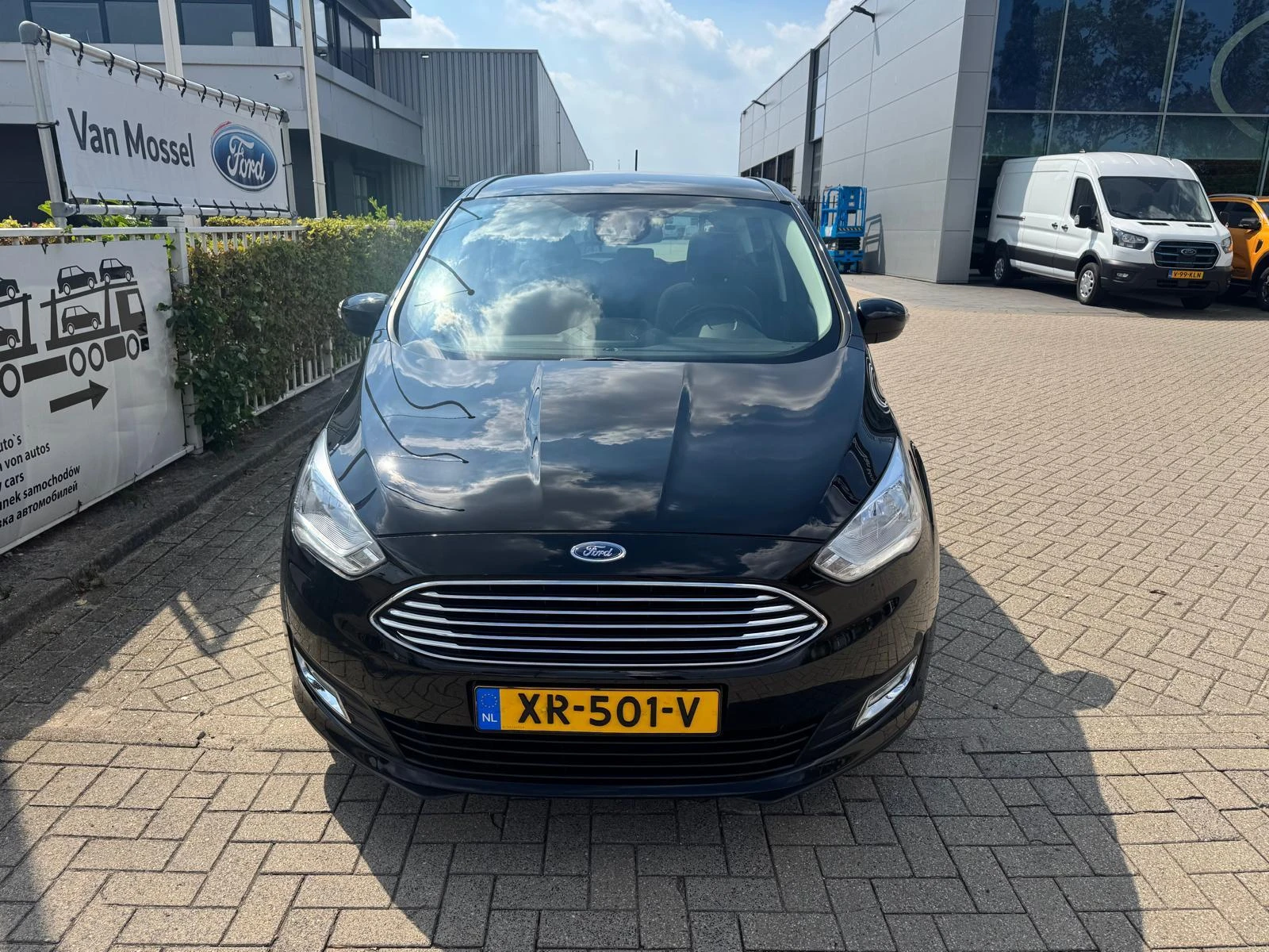 Ford-C-MAX-image-2