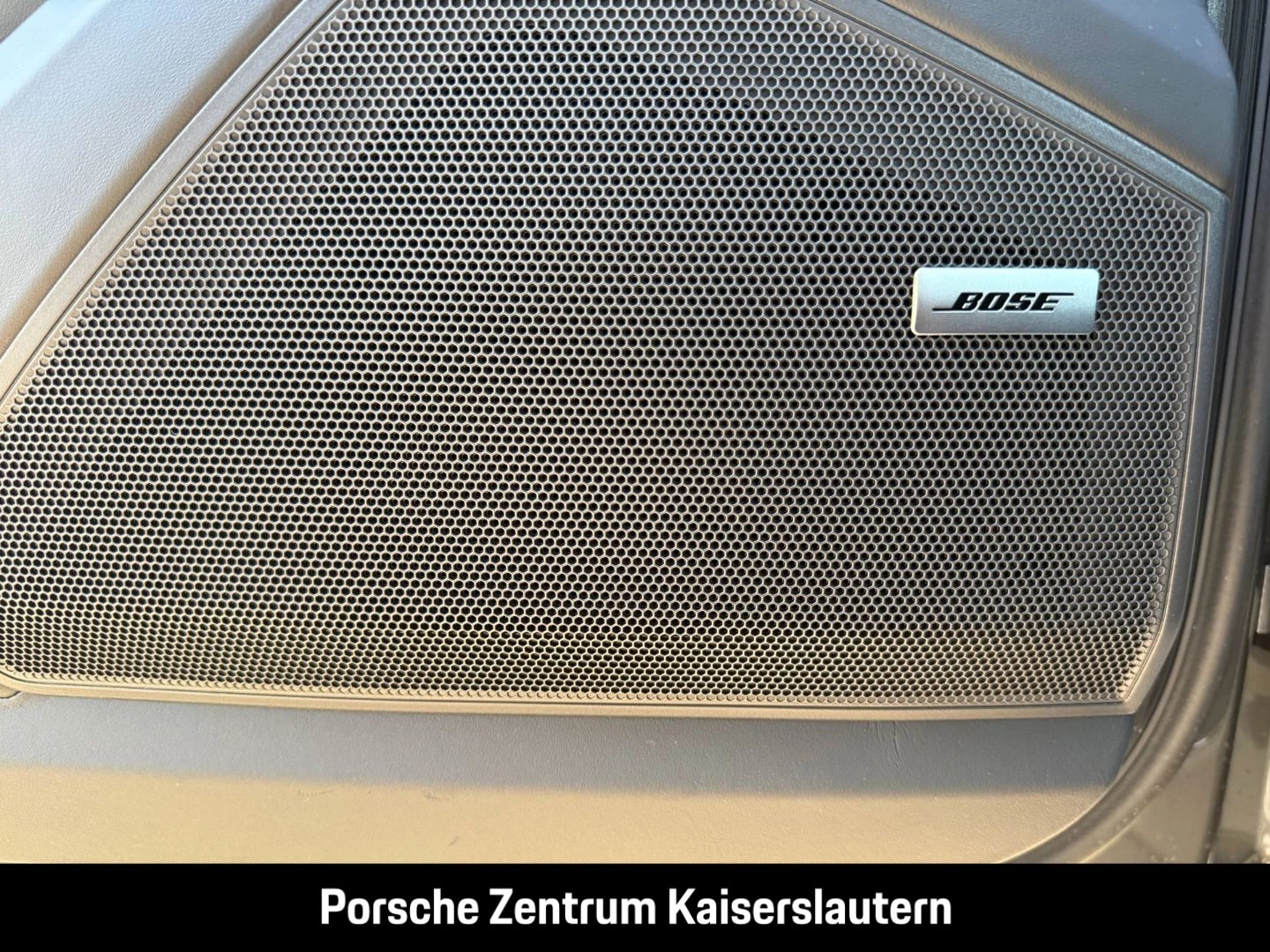 Porsche Cayenne E-Hybrid Black Edition HA-Lenkung 21-Zol black edition
