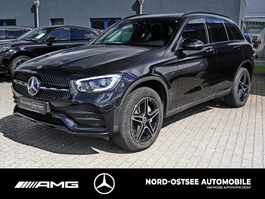 Mercedes-Benz GLC 300 de 4M AMG KAMERA PANO AHK NIGHT SOUND AMG LineX254 GLC 300 de 4M AMG KAMERA PANO AHK NIGHT SOUND AMG Line