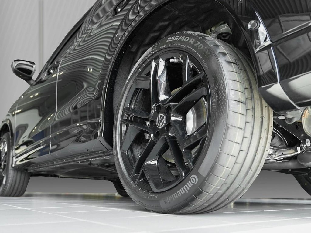 Volkswagen-Tiguan-image-4