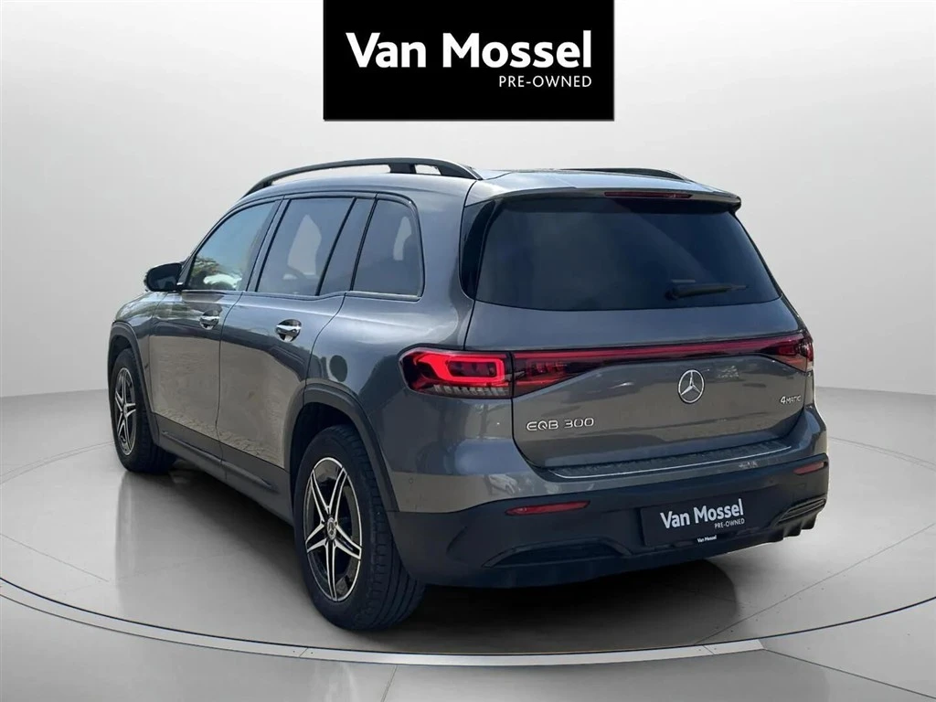 Mercedes-Benz-EQB-image-6