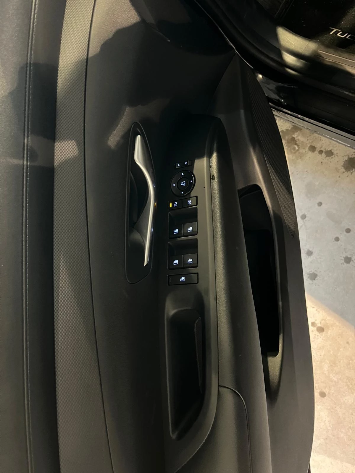 Hyundai-Tucson Hybrid-image-16