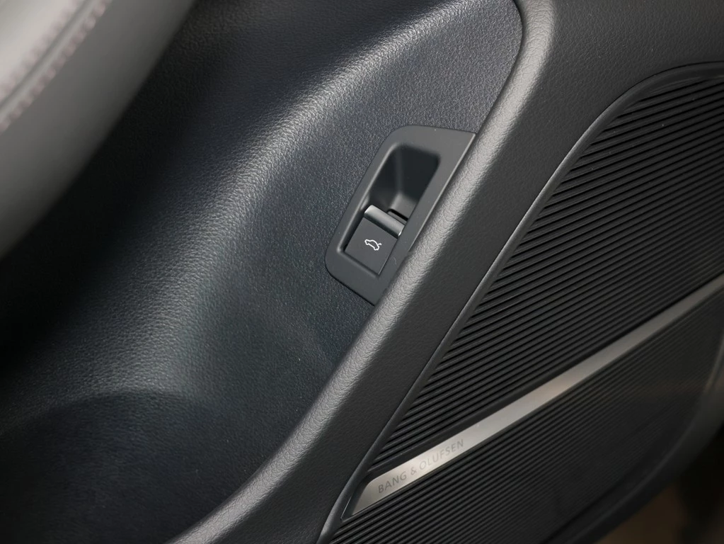 Audi-RSQ8-image-5