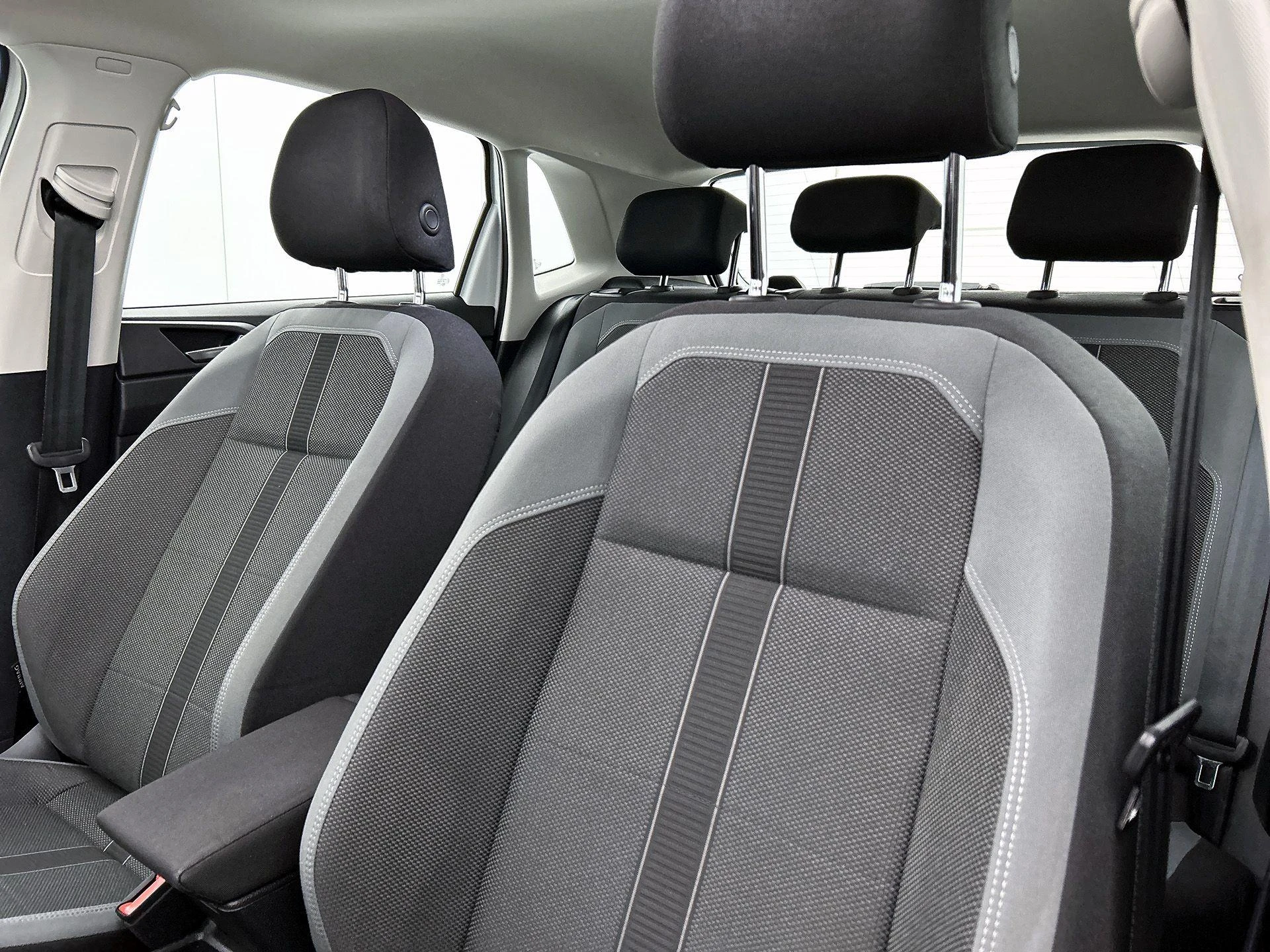 Volkswagen-Polo-image-11