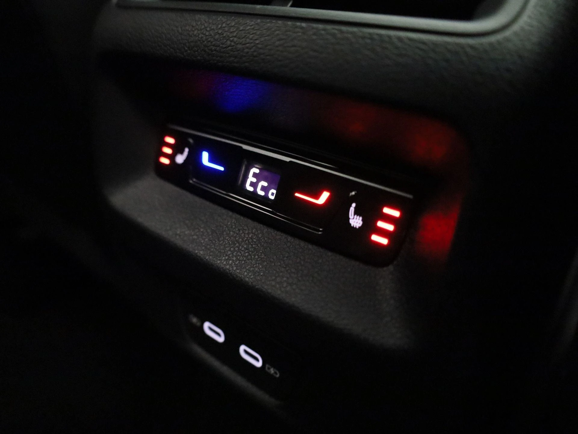 Volkswagen-Tiguan-image-50