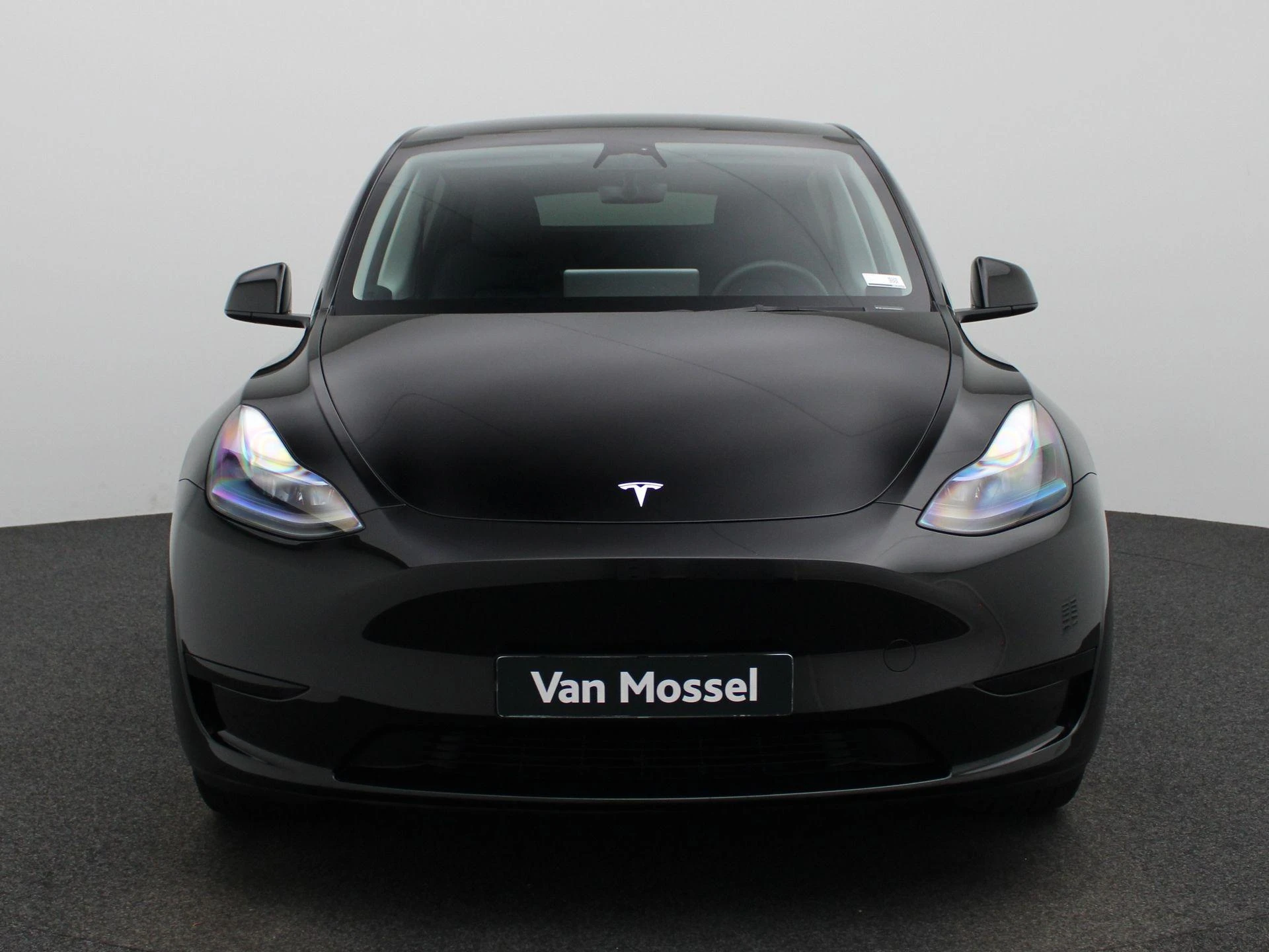 Tesla-Model Y-image-2