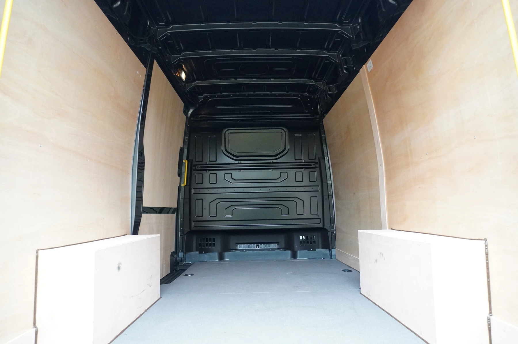 Volkswagen-Crafter-image-10