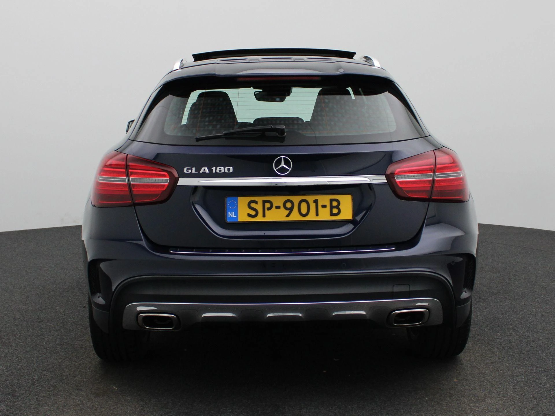 Mercedes-Benz-GLA-image-4