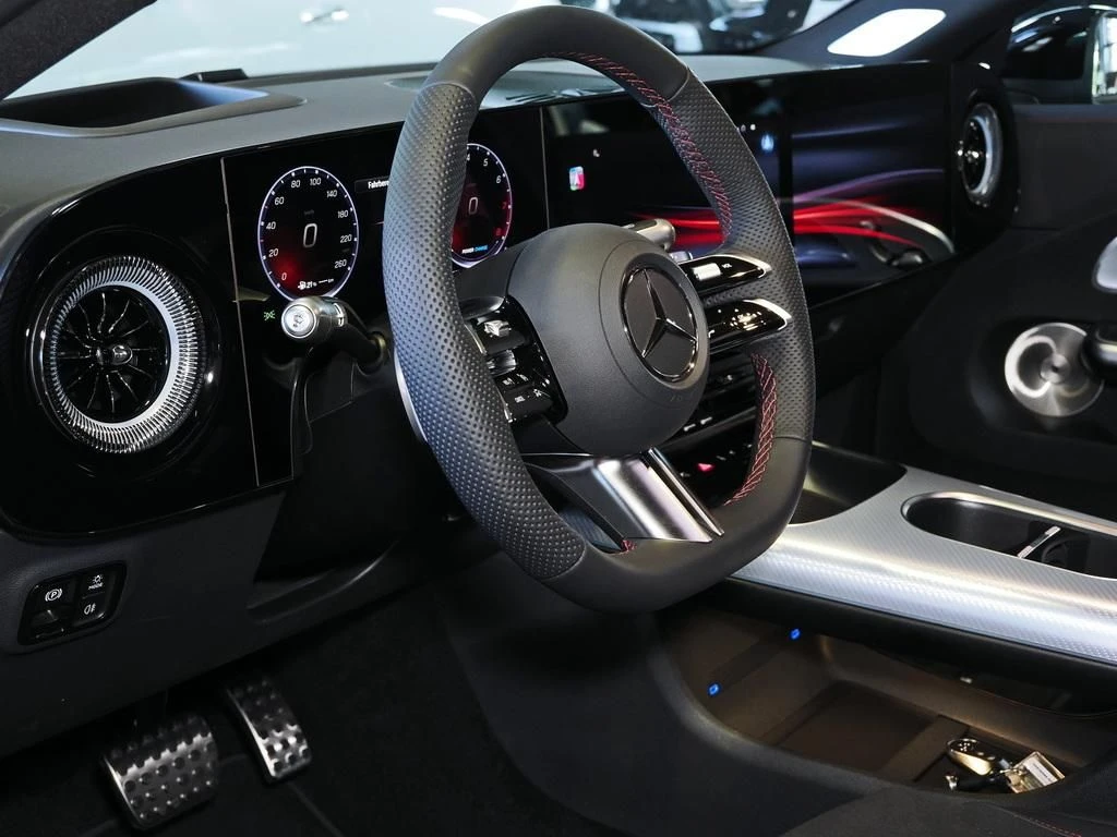 Mercedes-Benz-CLA 200-image-7