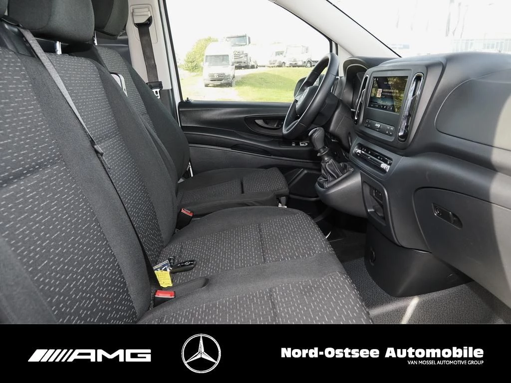 Mercedes-Benz-Vito-image-10