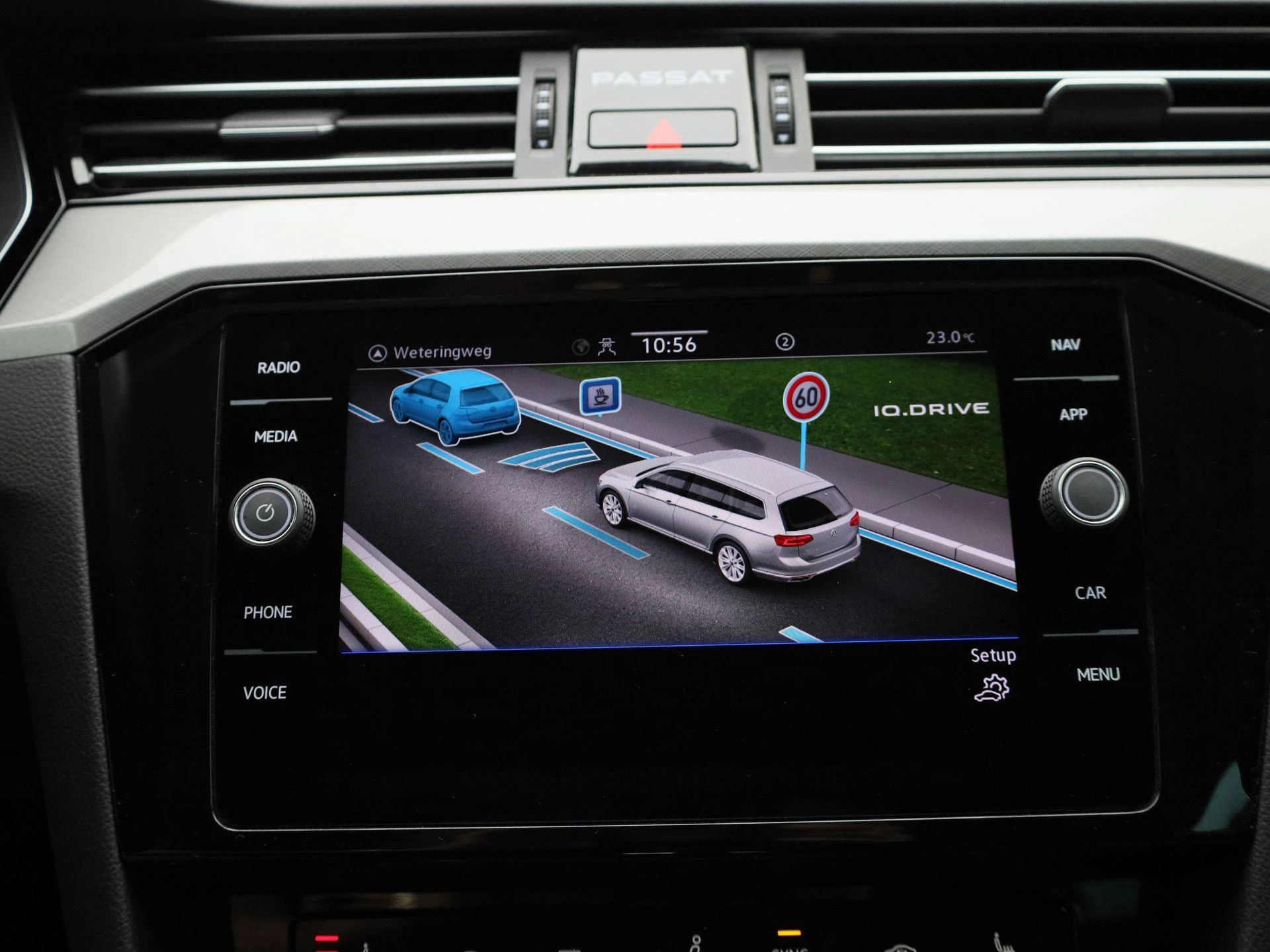 Volkswagen-Passat-image-26