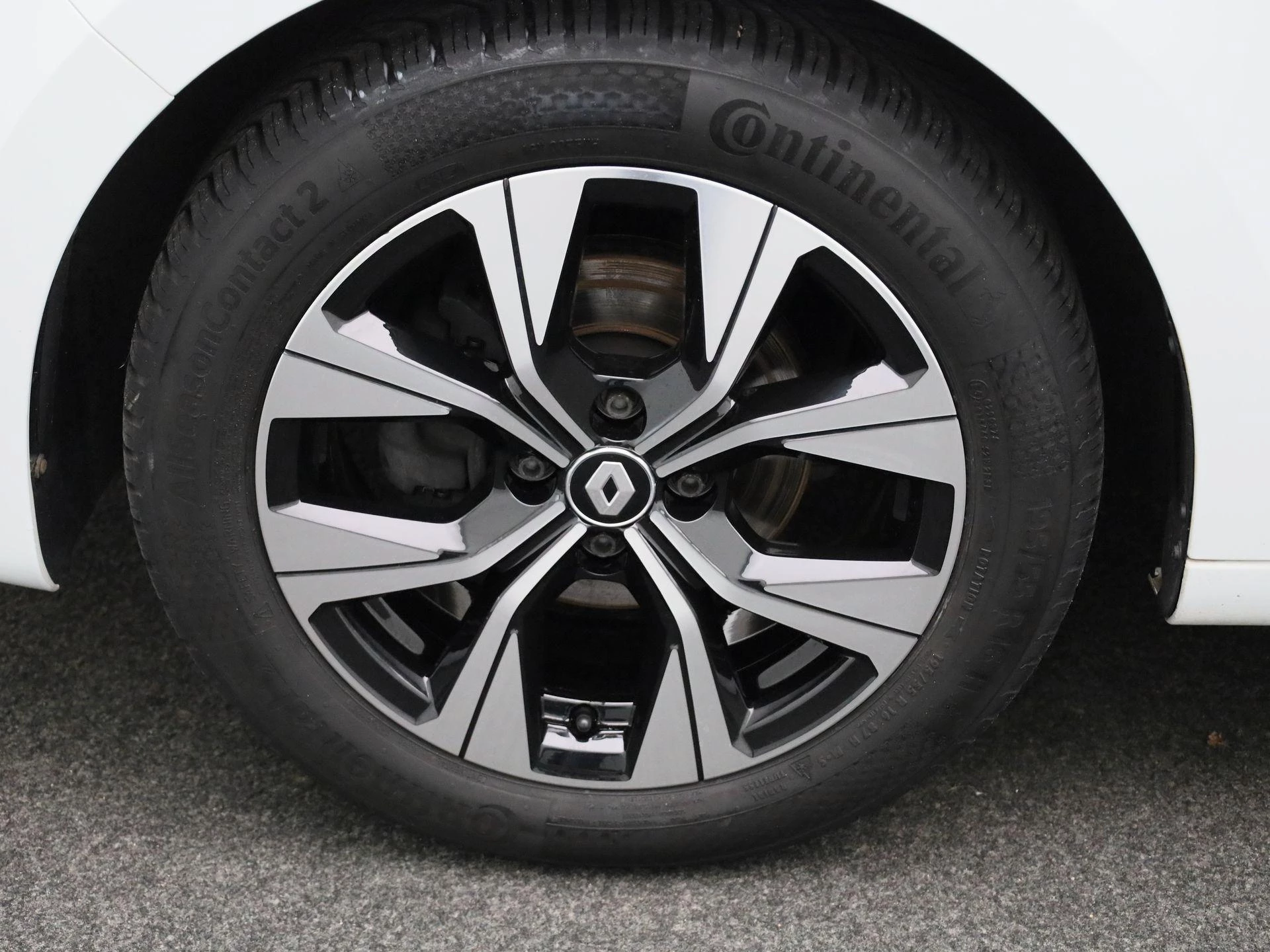 Renault-Clio-image-11