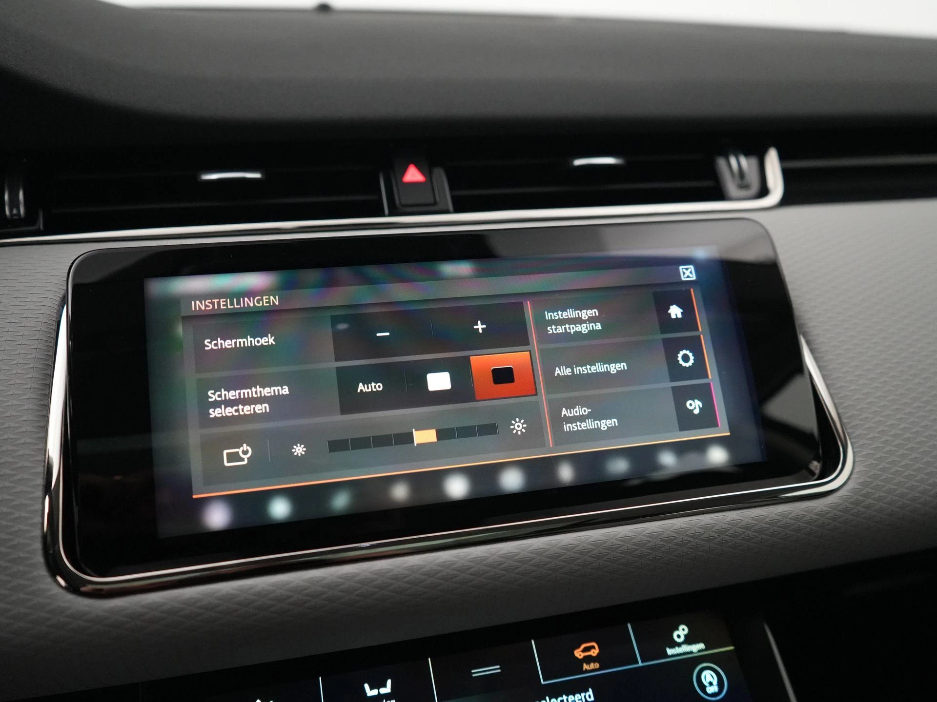 Land Rover-Range Rover Evoque-image-27