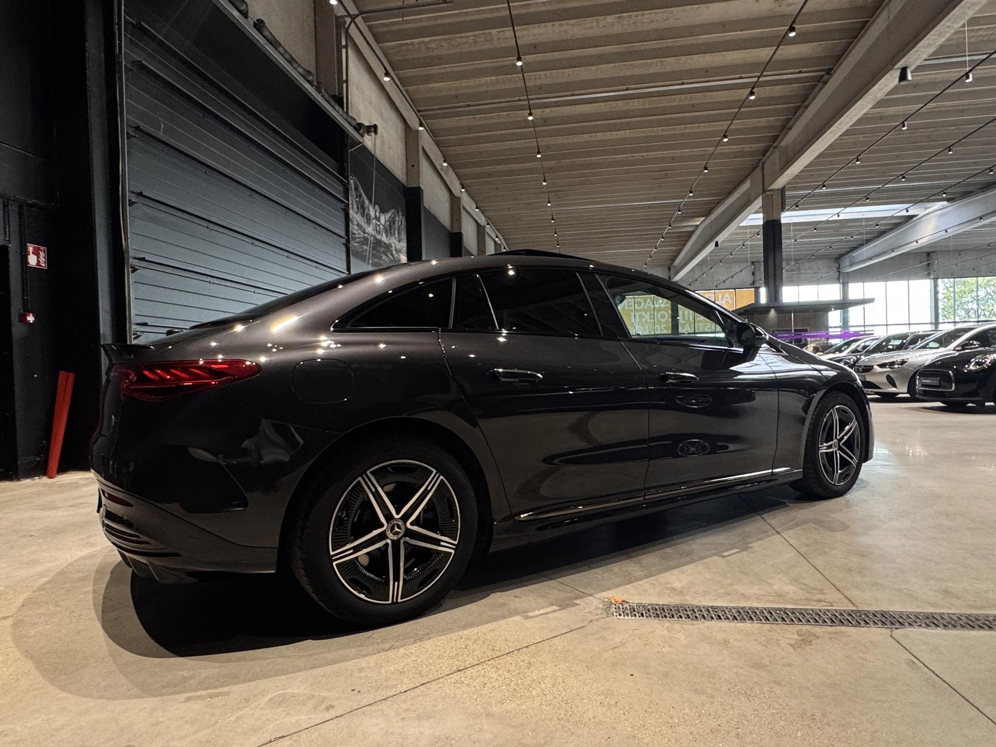 Mercedes-Benz-EQE-image-3