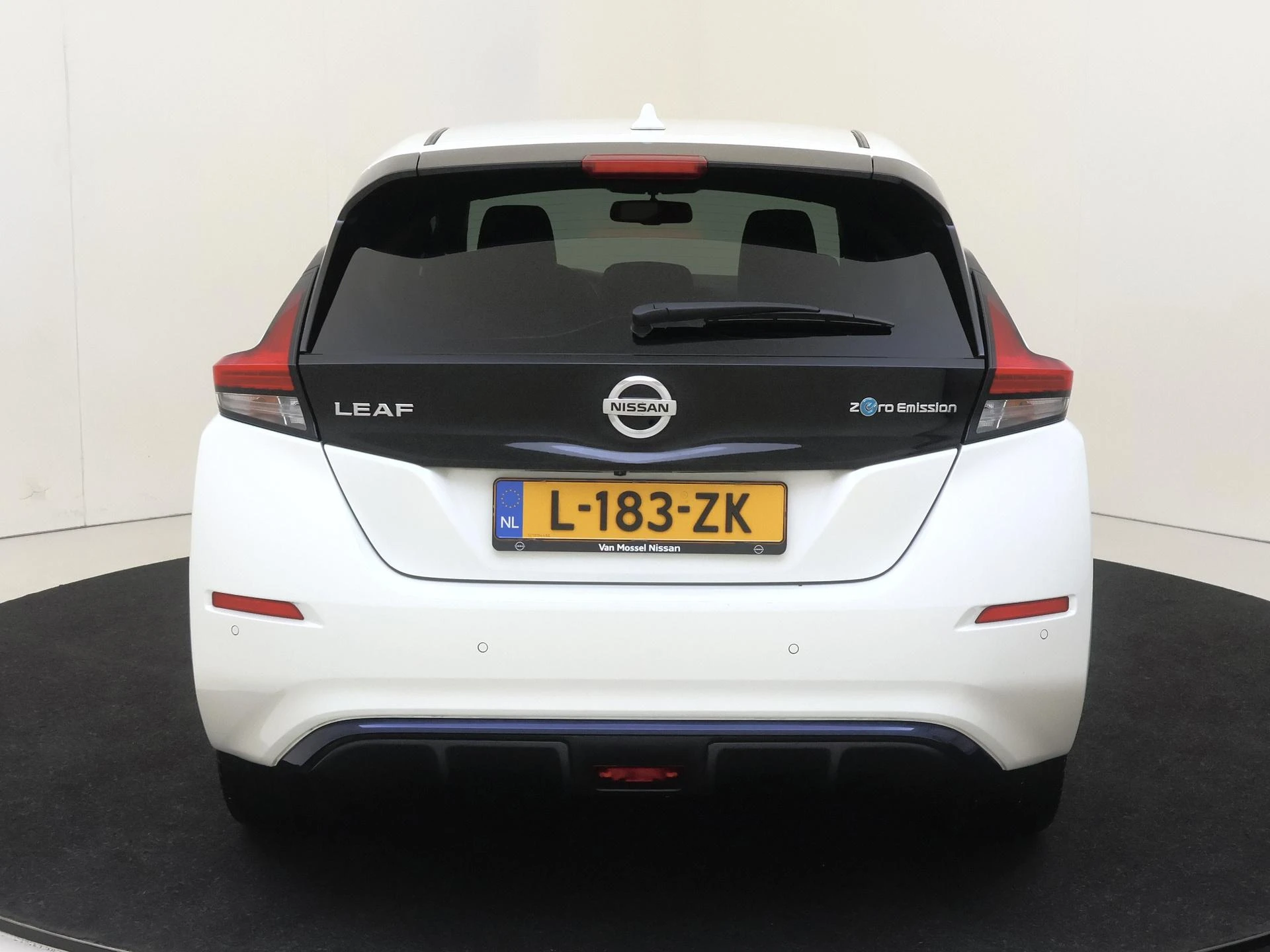Nissan-Leaf-image-6