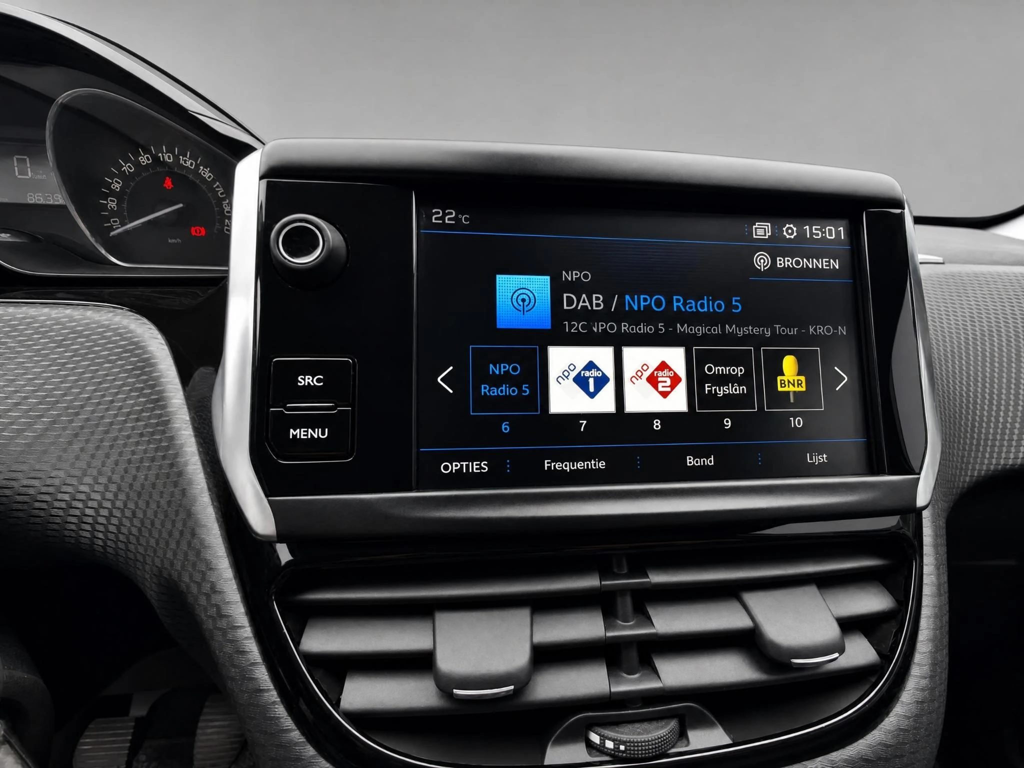Peugeot-2008-image-17