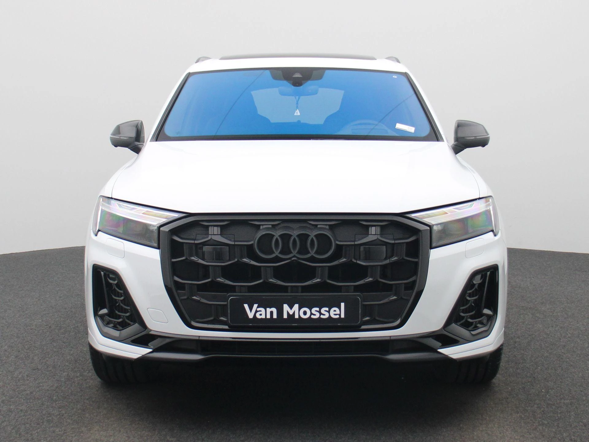 Audi-Q7-image-2