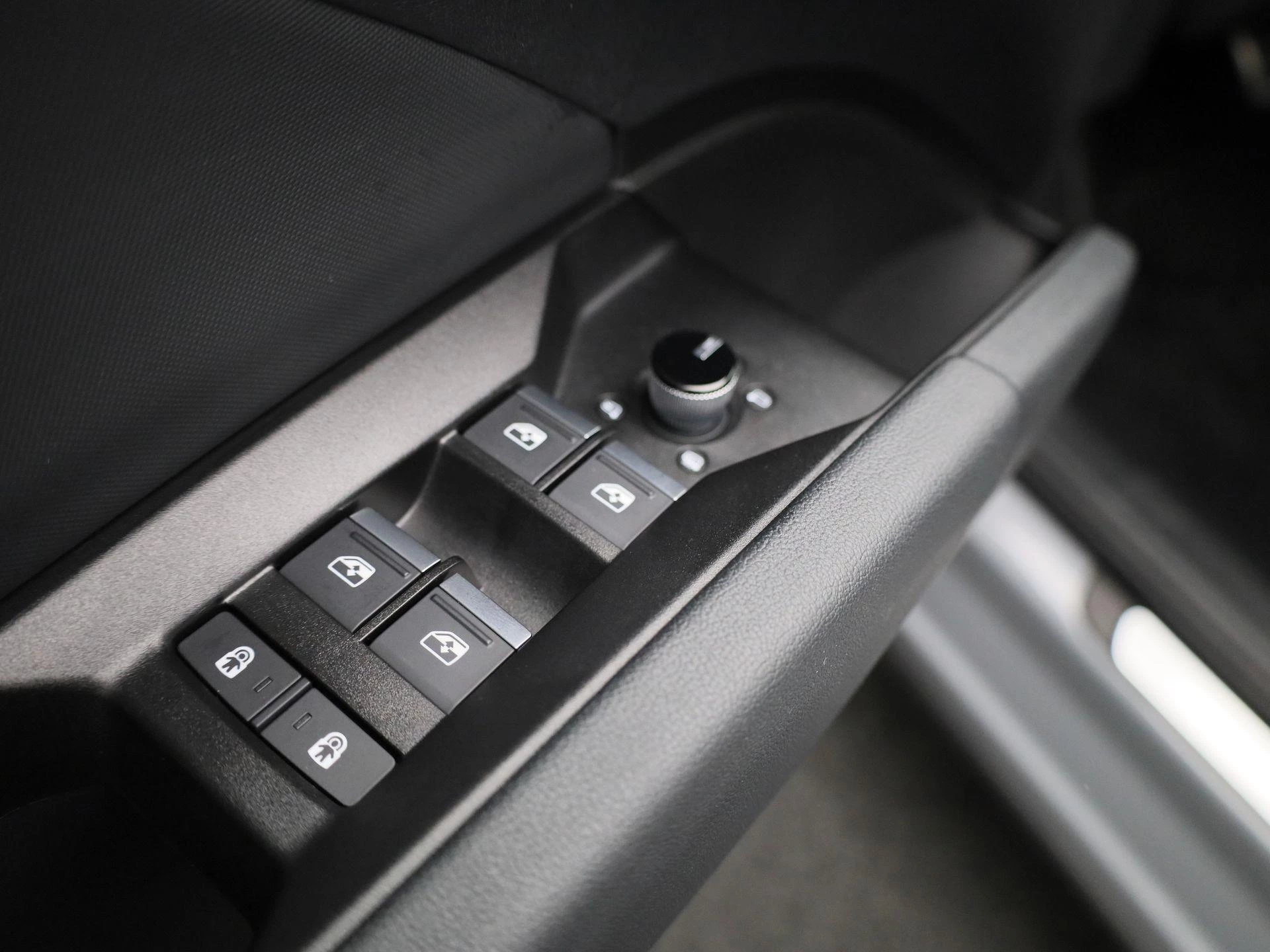 Audi-Q4 e-tron-image-33