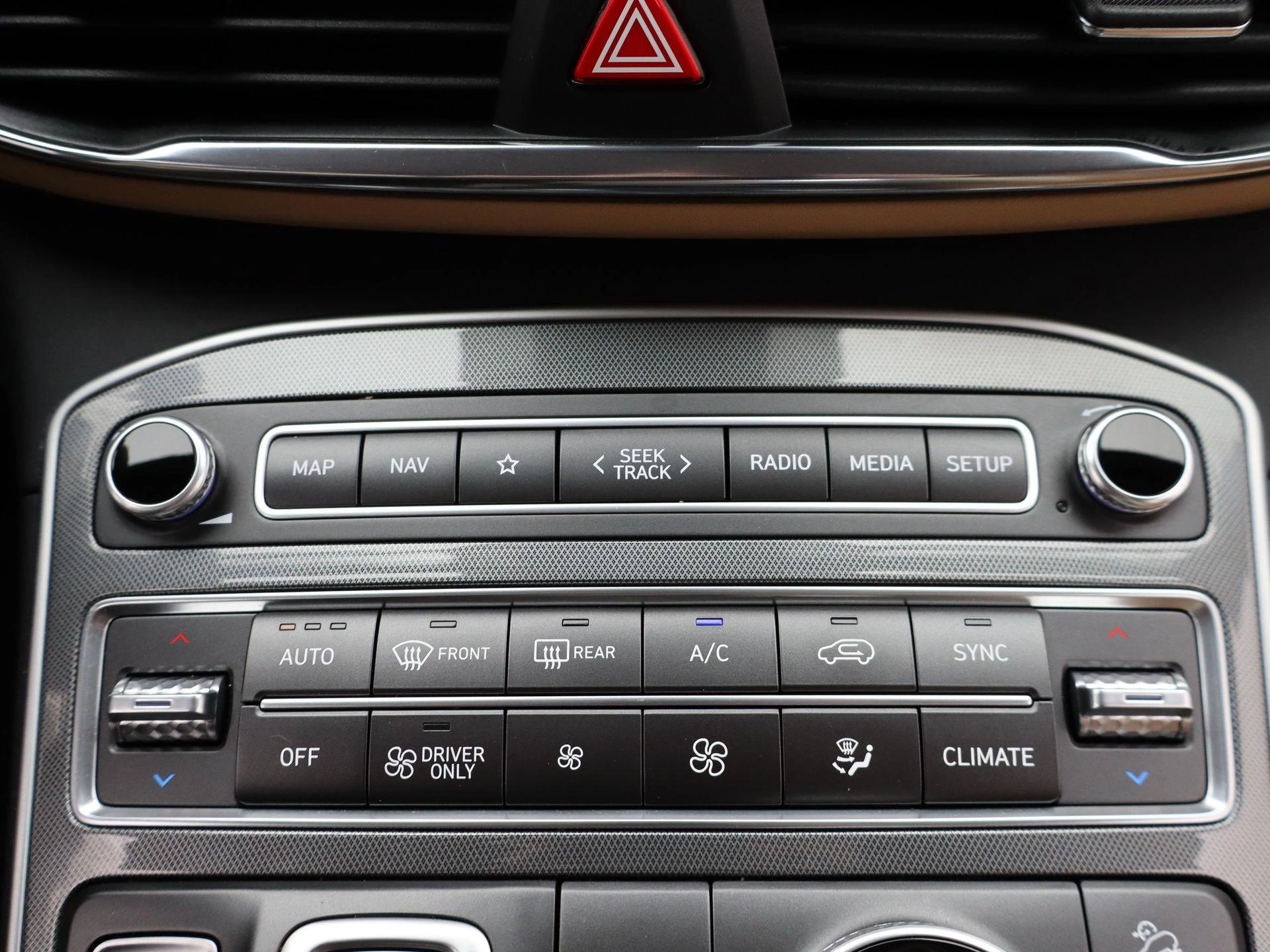 Hyundai-Santa Fe-image-19