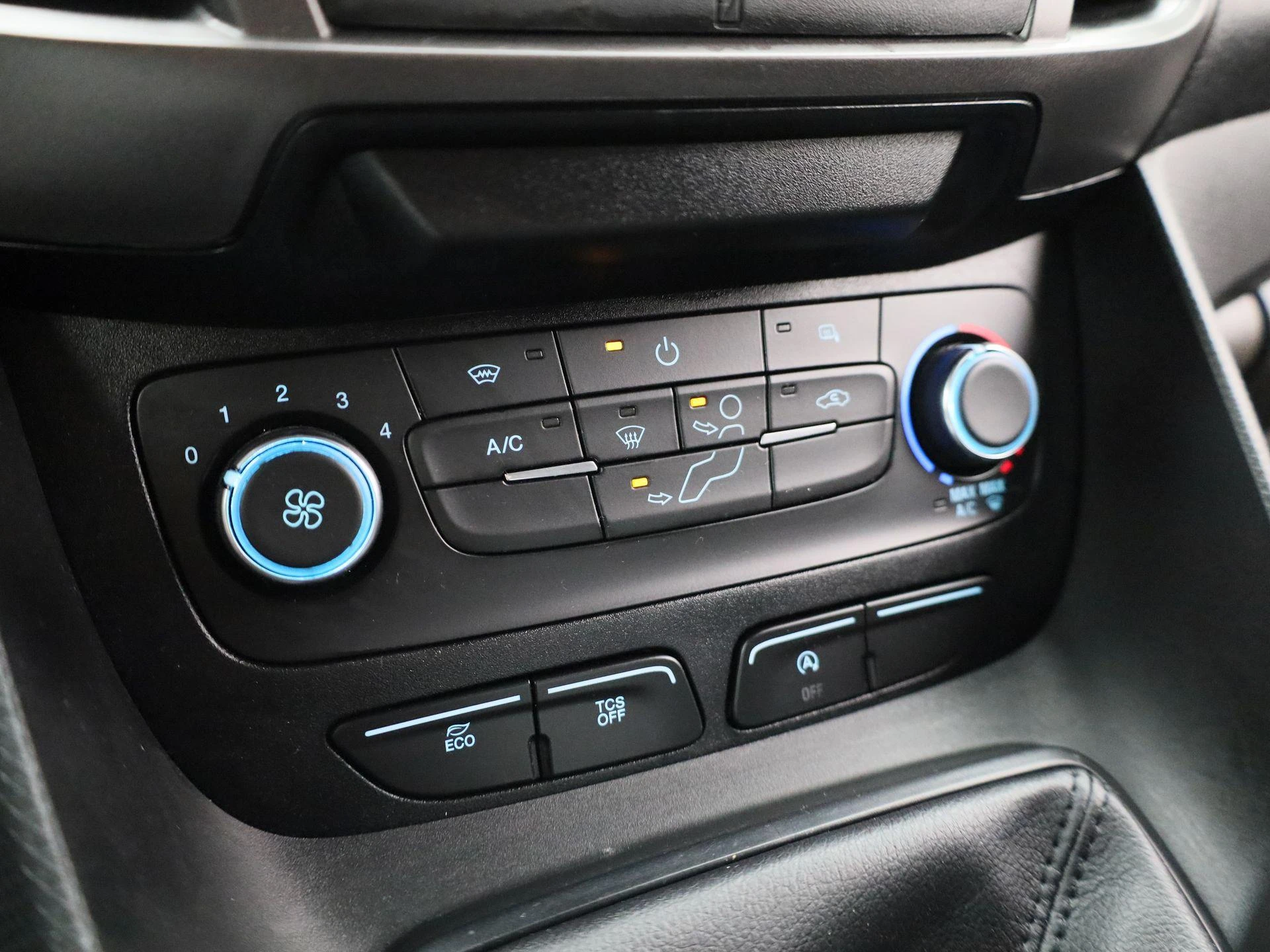 Ford-Transit Connect-image-25