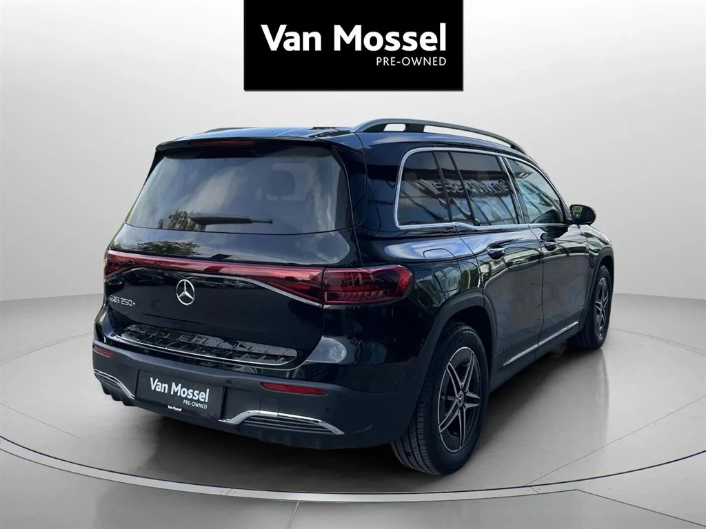 Mercedes-Benz-EQB-image-4