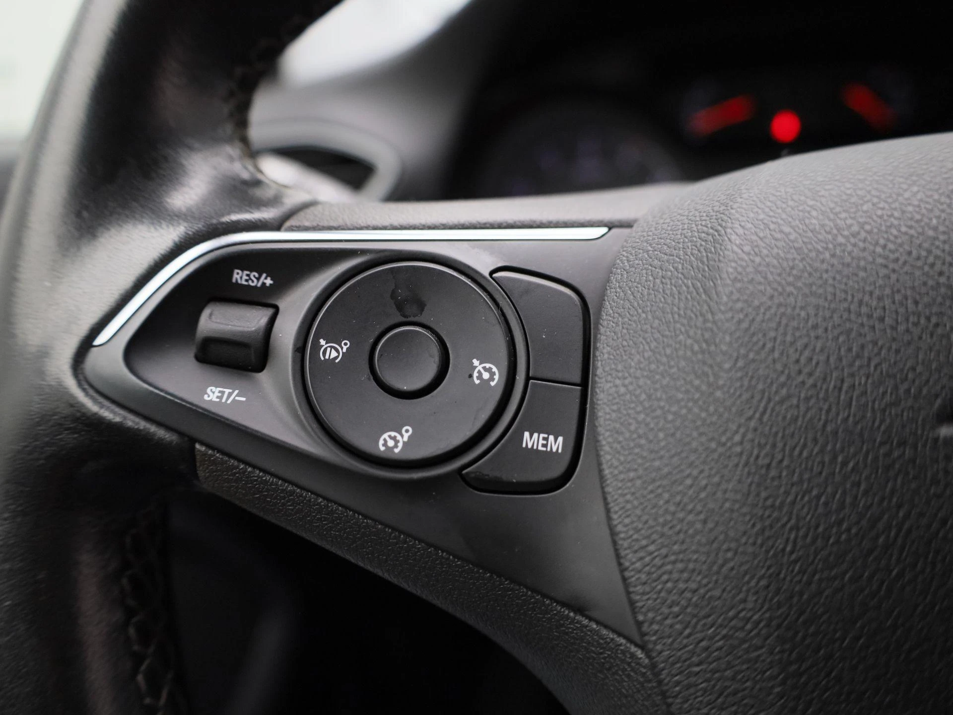 Opel-Crossland X-image-16