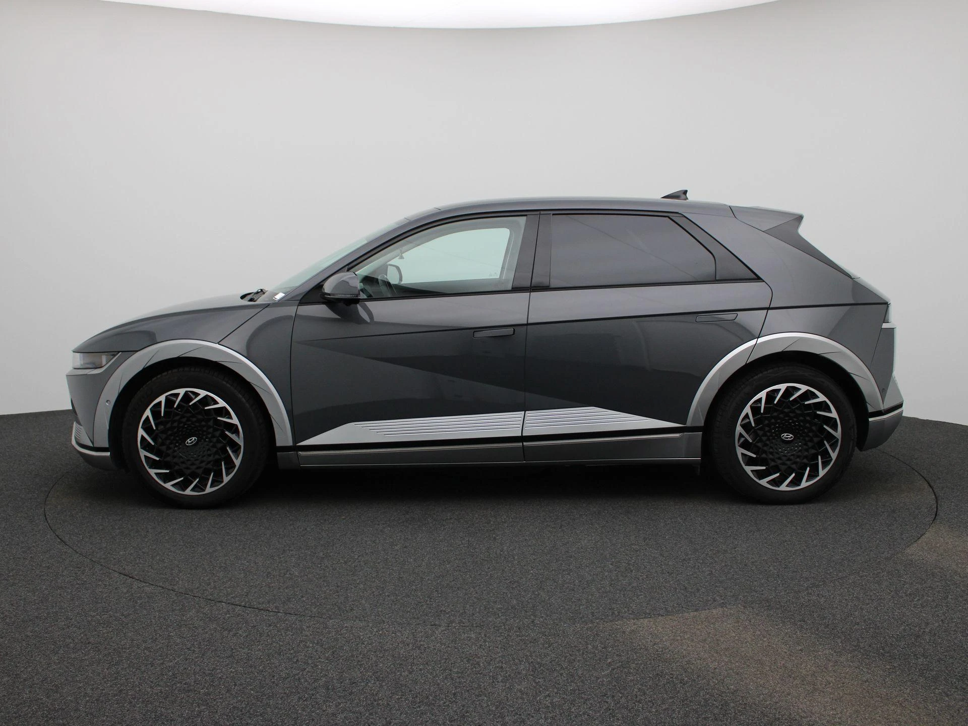 Hyundai-IONIQ 5-image-3